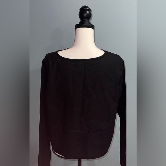 long sleeve black top - Picture 2 of 3
